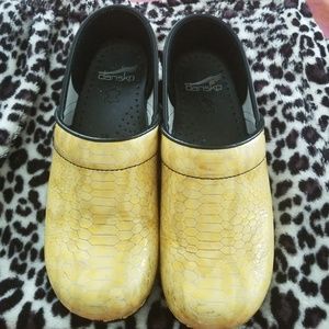 Dansko clogs shoes